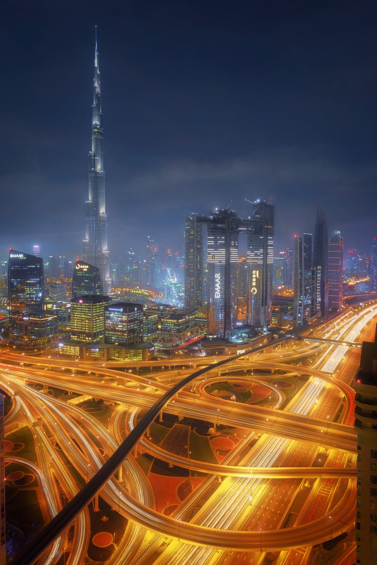 Dubai at night 7S9713P Poster och Canvastavla
