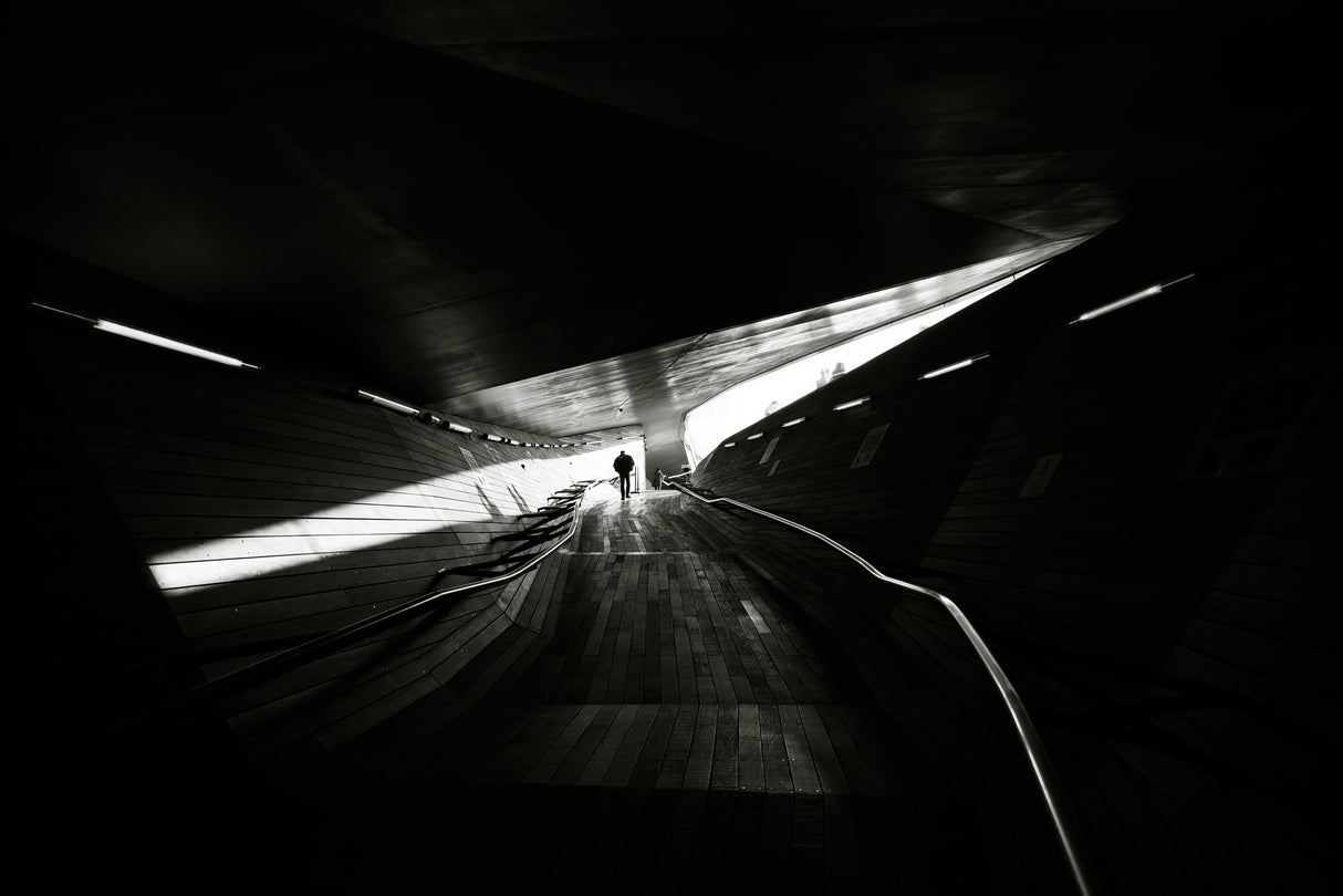 Passageway Poster och Canvastavla
