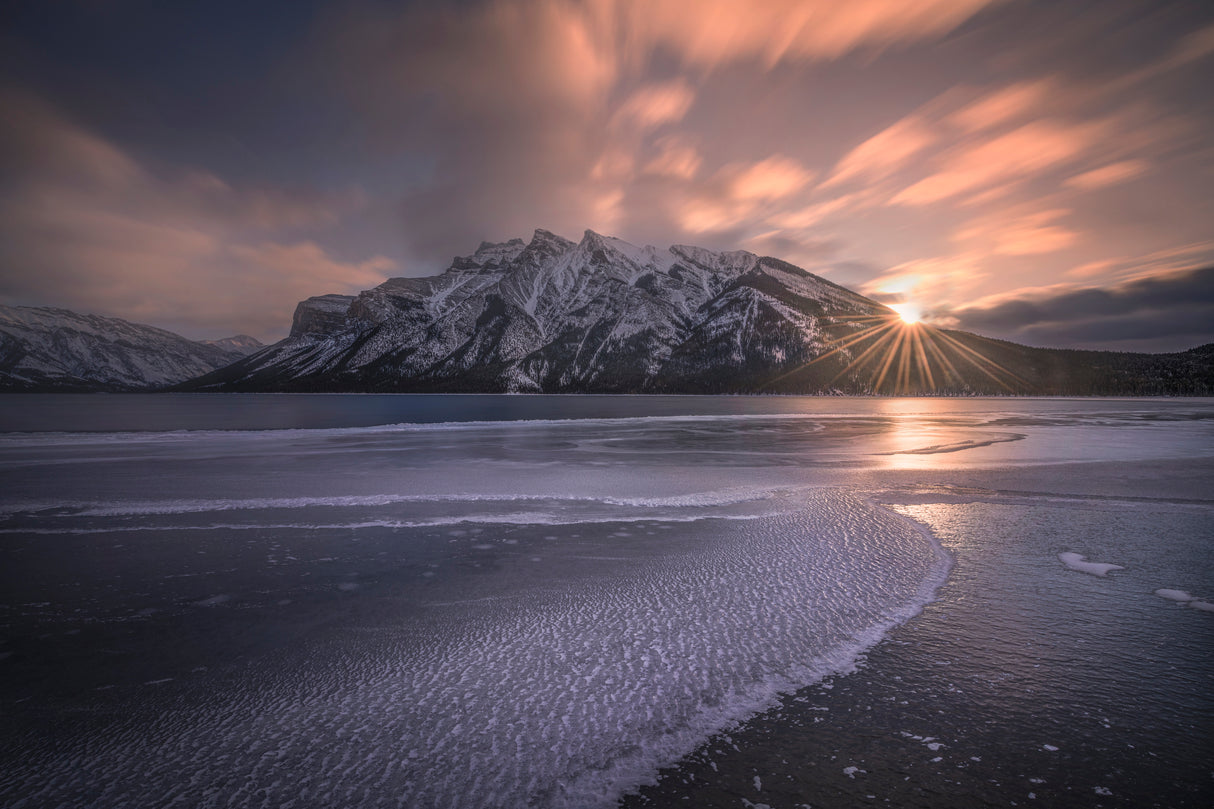 Lake Minnewanka in Winter Poster och Canvastavla