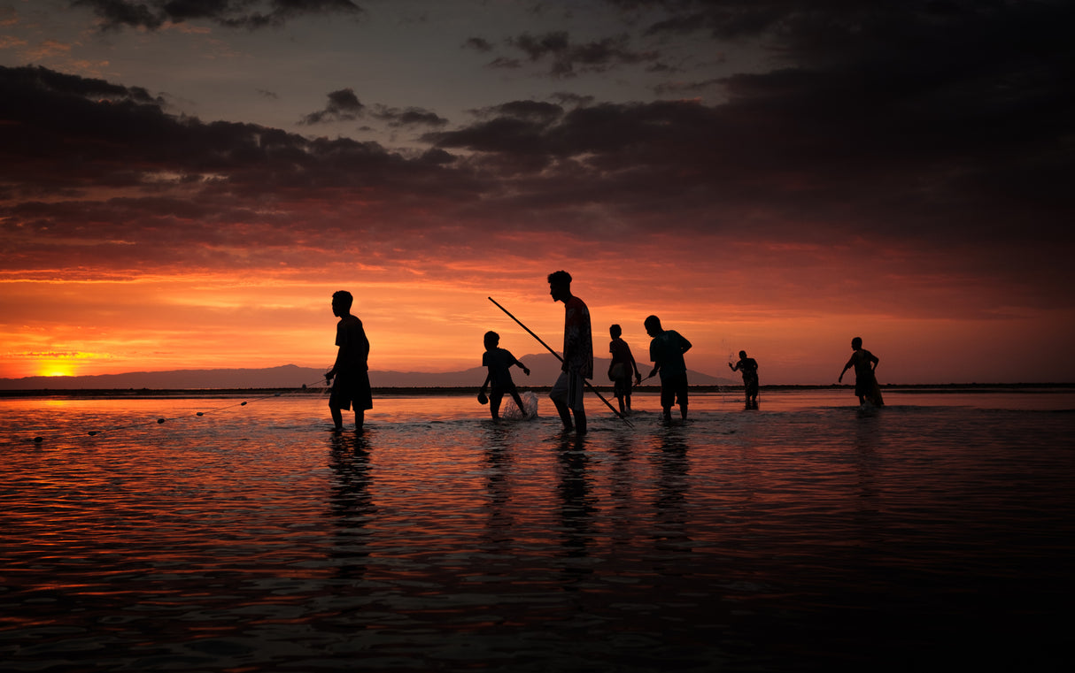 Fishing at sunset Poster och Canvastavla