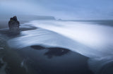 The black lava beach of Vik Poster och Canvastavla