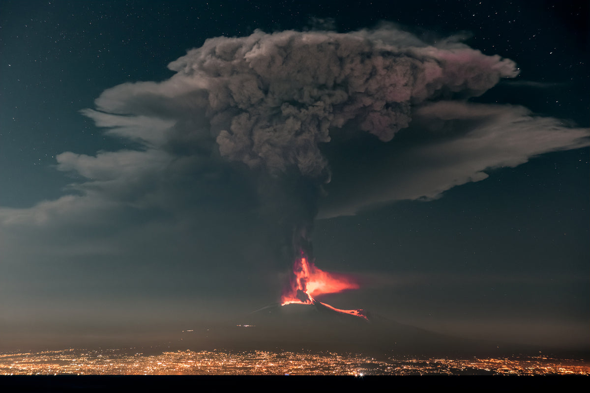 Spectacular eruption Poster och Canvastavla
