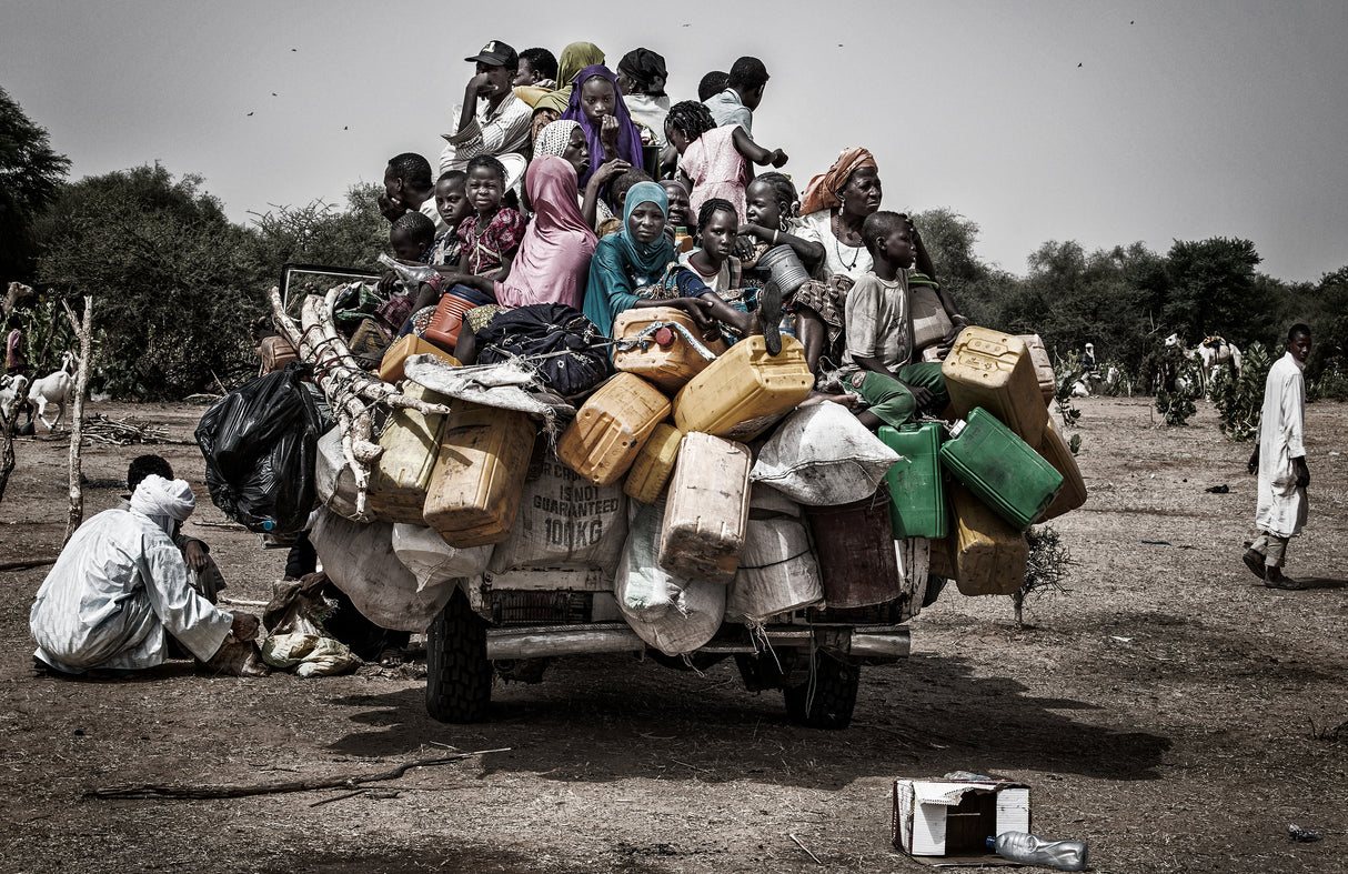 Leaving the gerewol festival - Niger Poster och Canvastavla