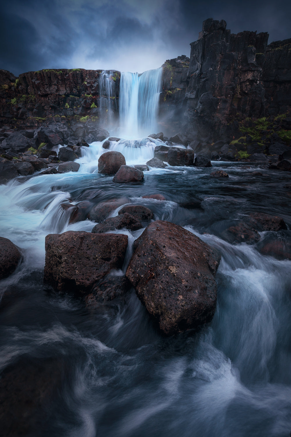 Una cascada. Poster och Canvastavla