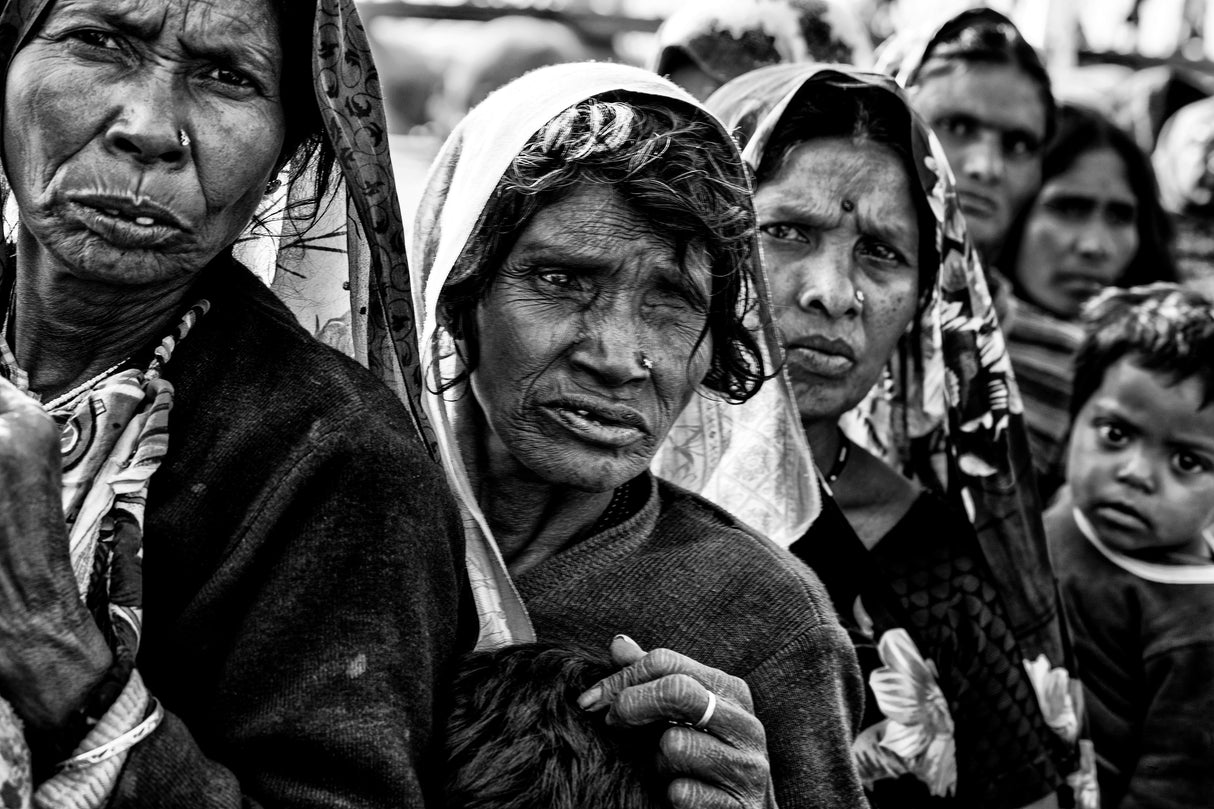 Women at the Kumbh Mela - Prayagraj - India Poster och Canvastavla