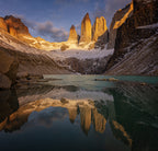 Sunrise at Paine Towers Poster och Canvastavla