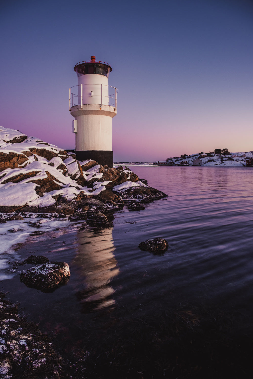 Mollösund i vinterskrud Poster och Canvastavla