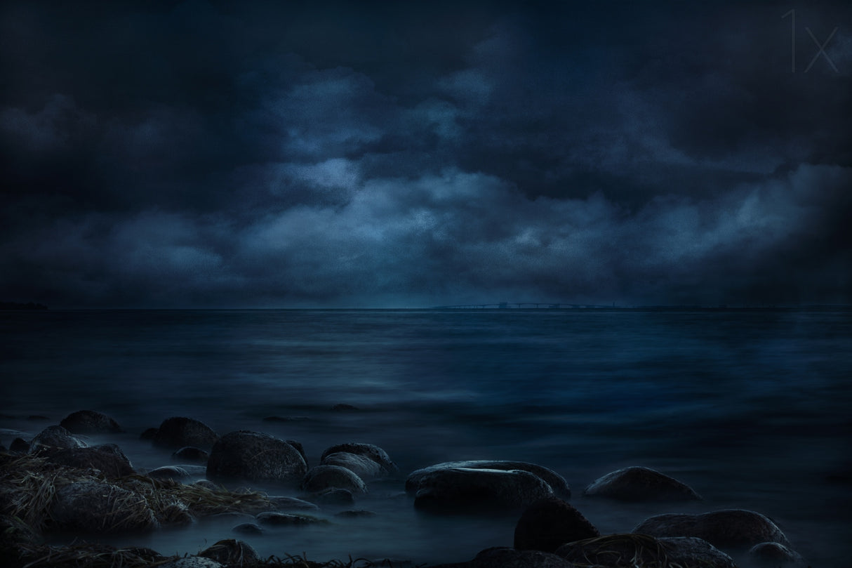 Moonlight over distant shores Poster och Canvastavla