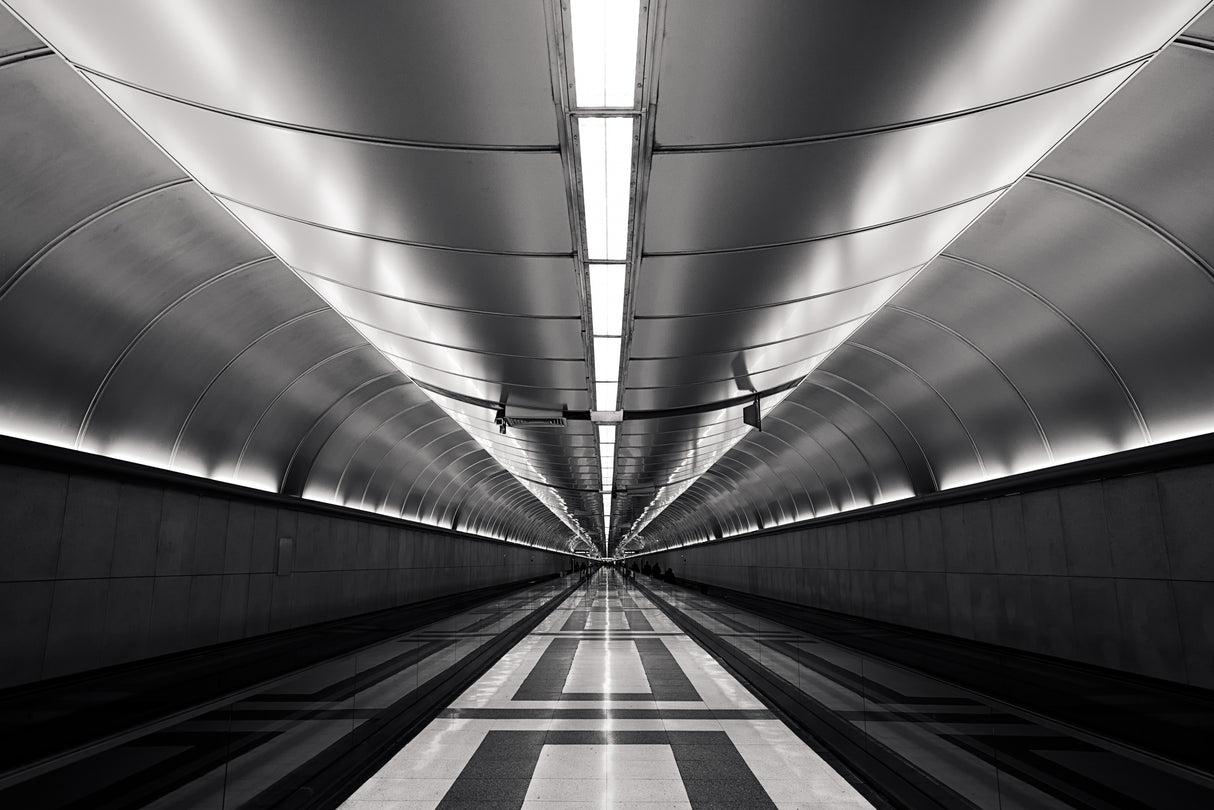 Sanremo Station - Tunnel Poster och Canvastavla
