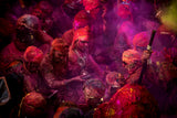 Chanting at Holi Poster och Canvastavla