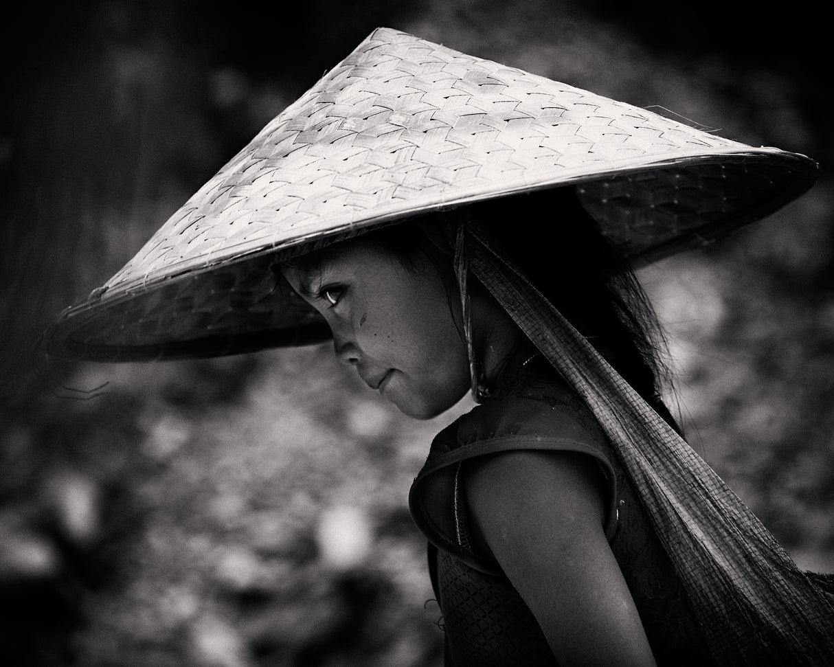 girl with hat wandering Poster och Canvastavla