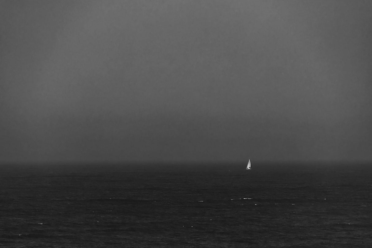 Tearing through the fog. Poster och Canvastavla