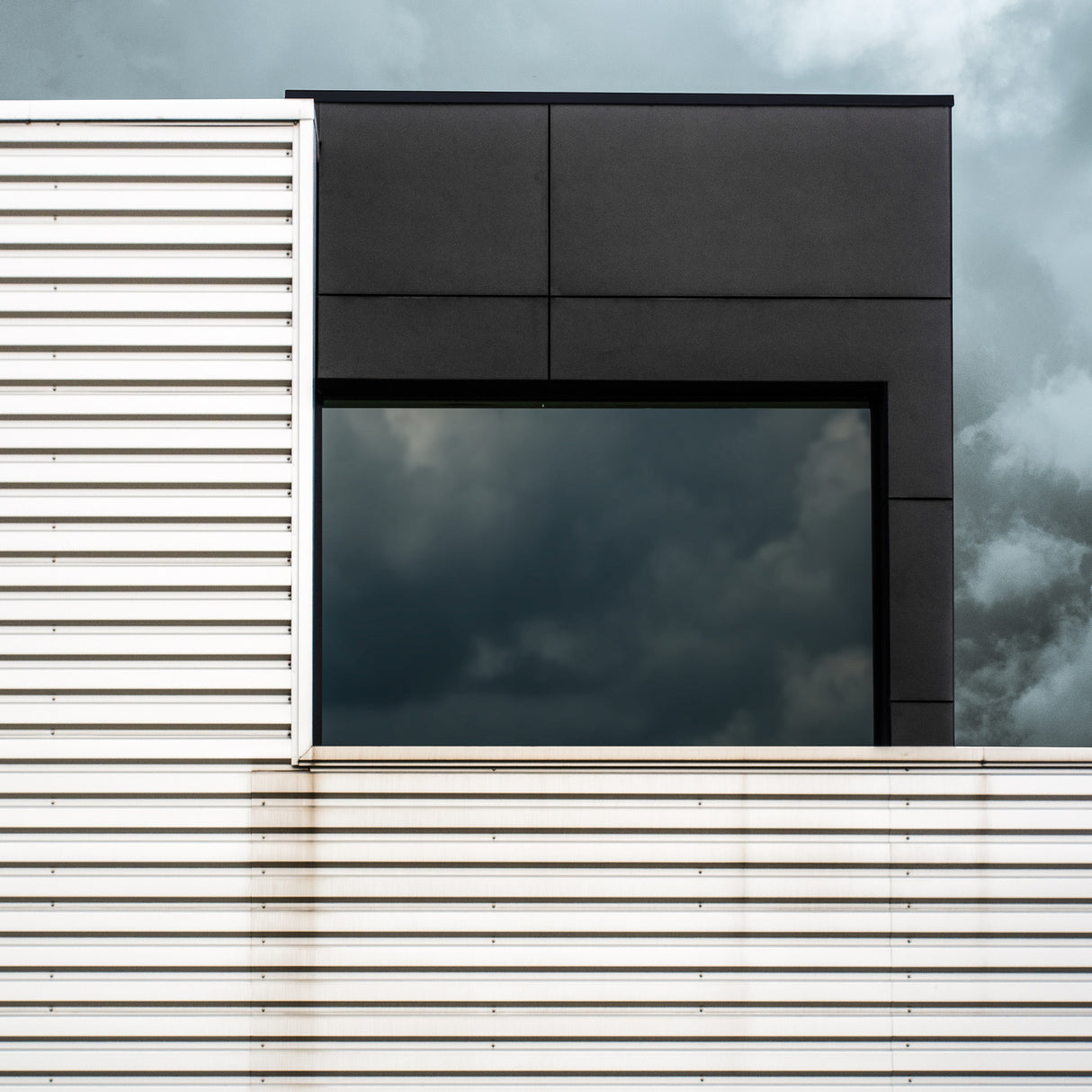 Steel - glass - clouds Poster och Canvastavla