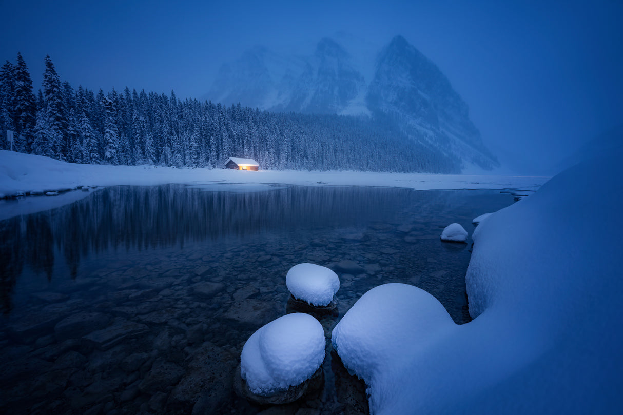 Blue Hour Lake Louise Poster och Canvastavla