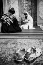 men praying in mosque Poster och Canvastavla
