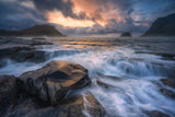"LONELY BY THE SEA" Poster och Canvastavla