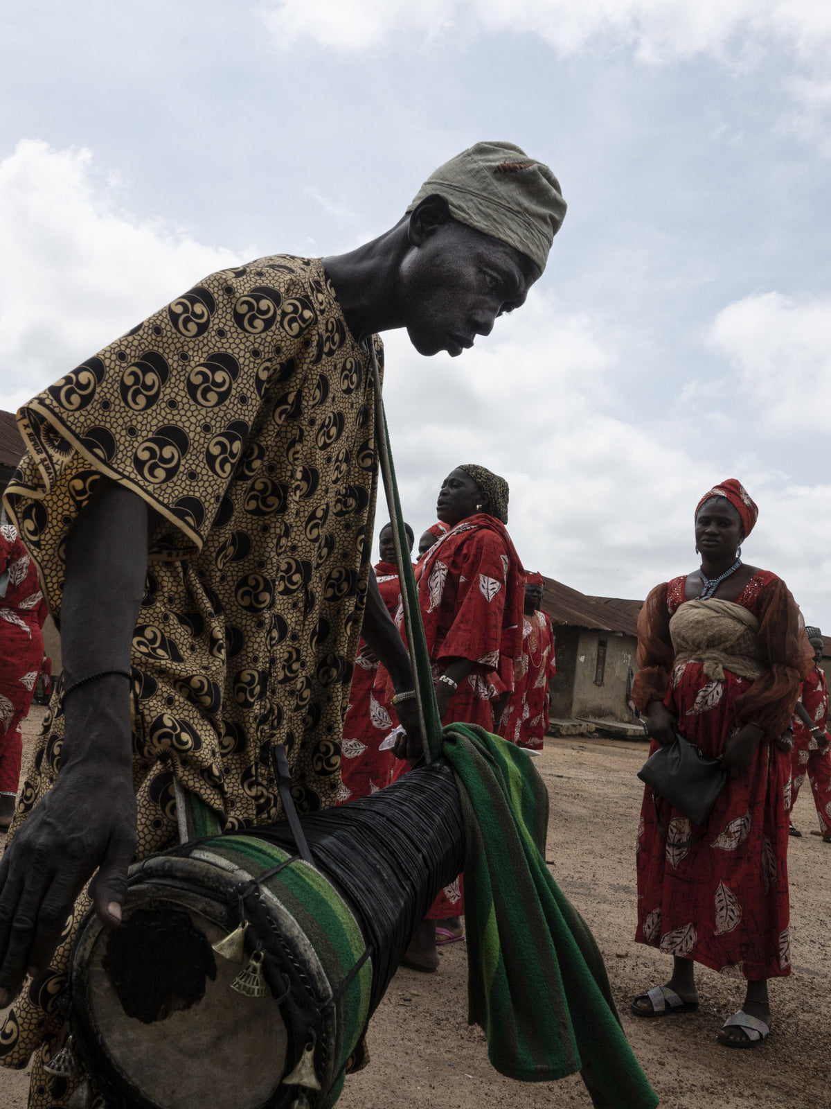 playing the drum at Sango temple Poster och Canvastavla