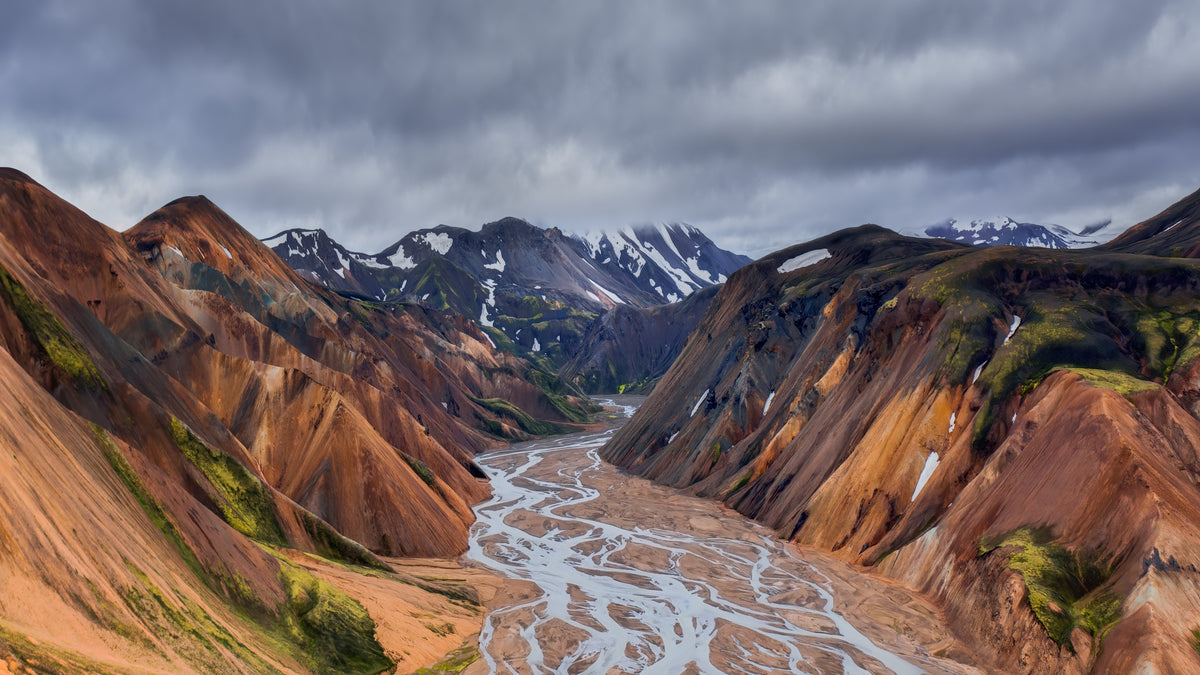 Vibrant Landmannalaugar Valley Poster och Canvastavla