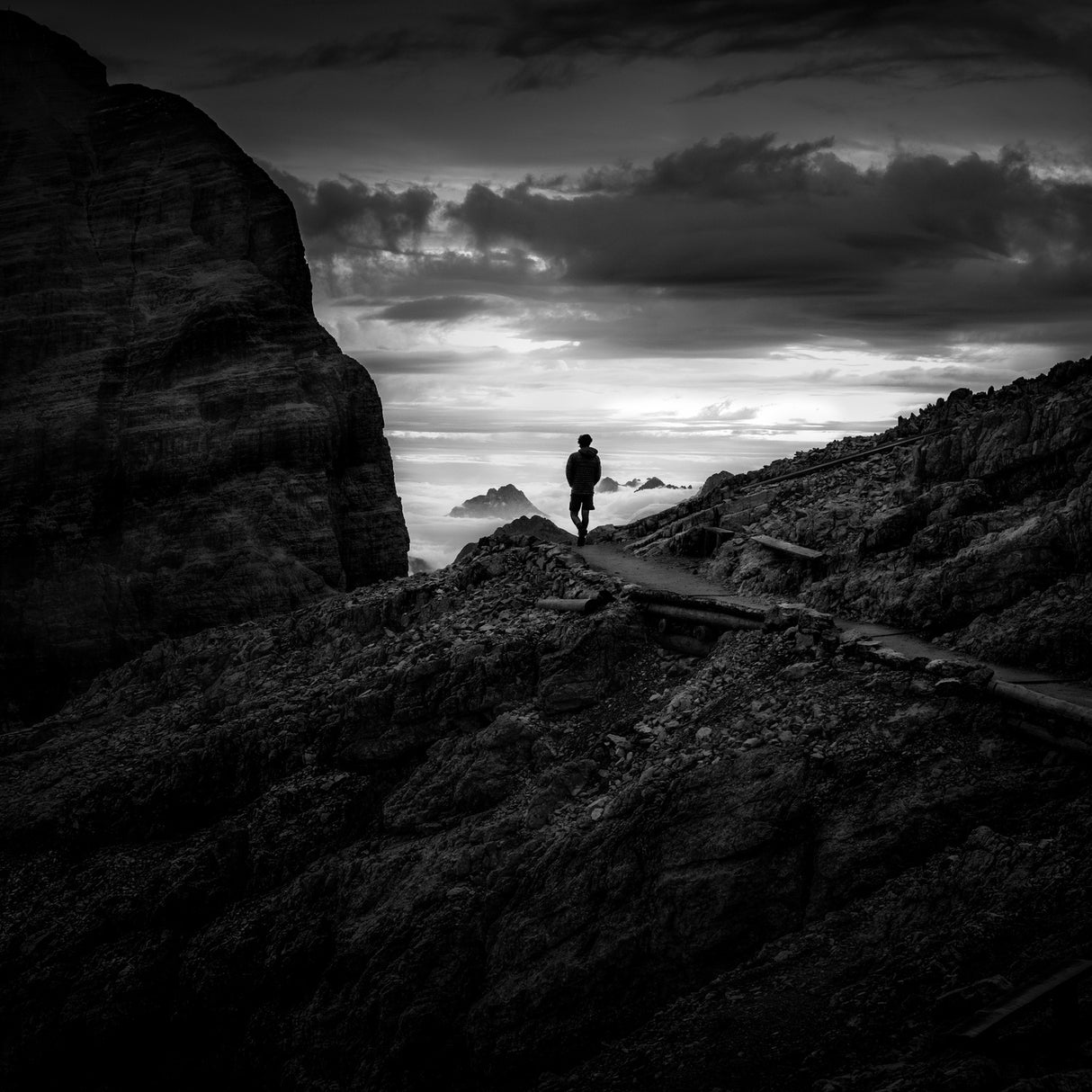 The Path above a Sea of Fog Poster och Canvastavla