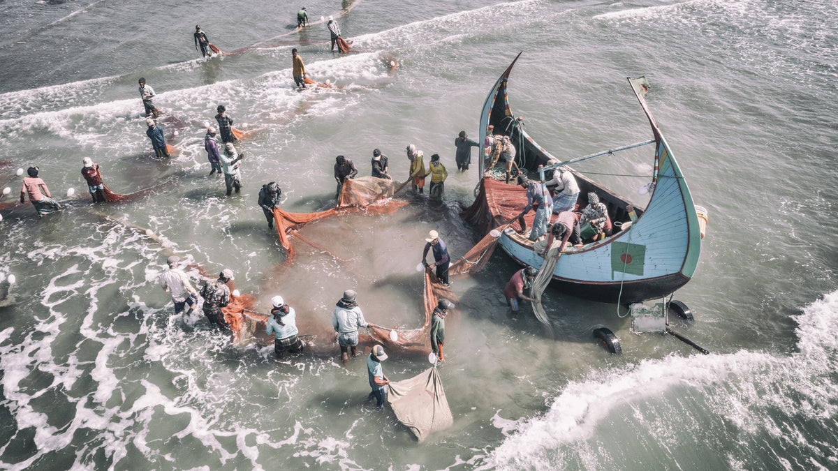 Fishermen on Cox's Bazar Poster och Canvastavla