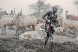 Mundari girl at work Poster och Canvastavla