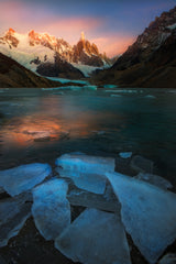 A Frozen Morning - Laguna Torre Poster och Canvastavla