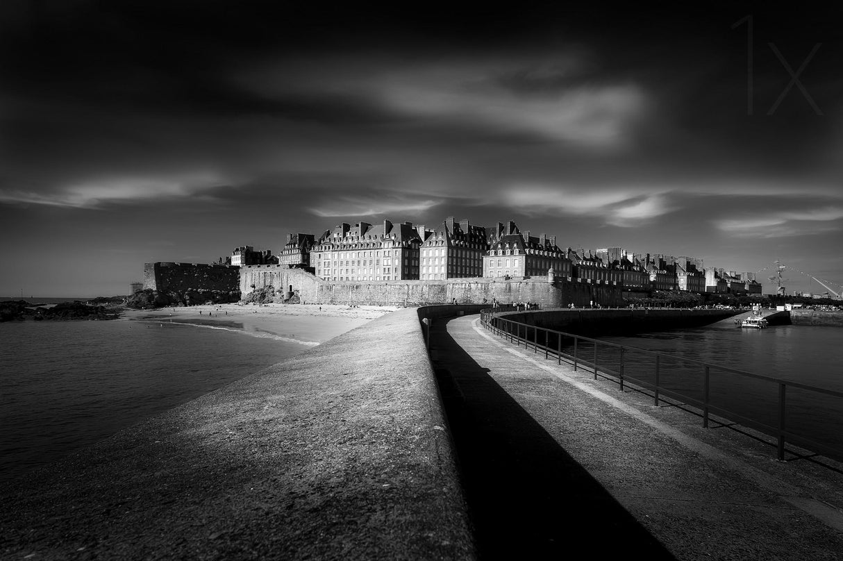 Light on Saint-Malo Poster och Canvastavla