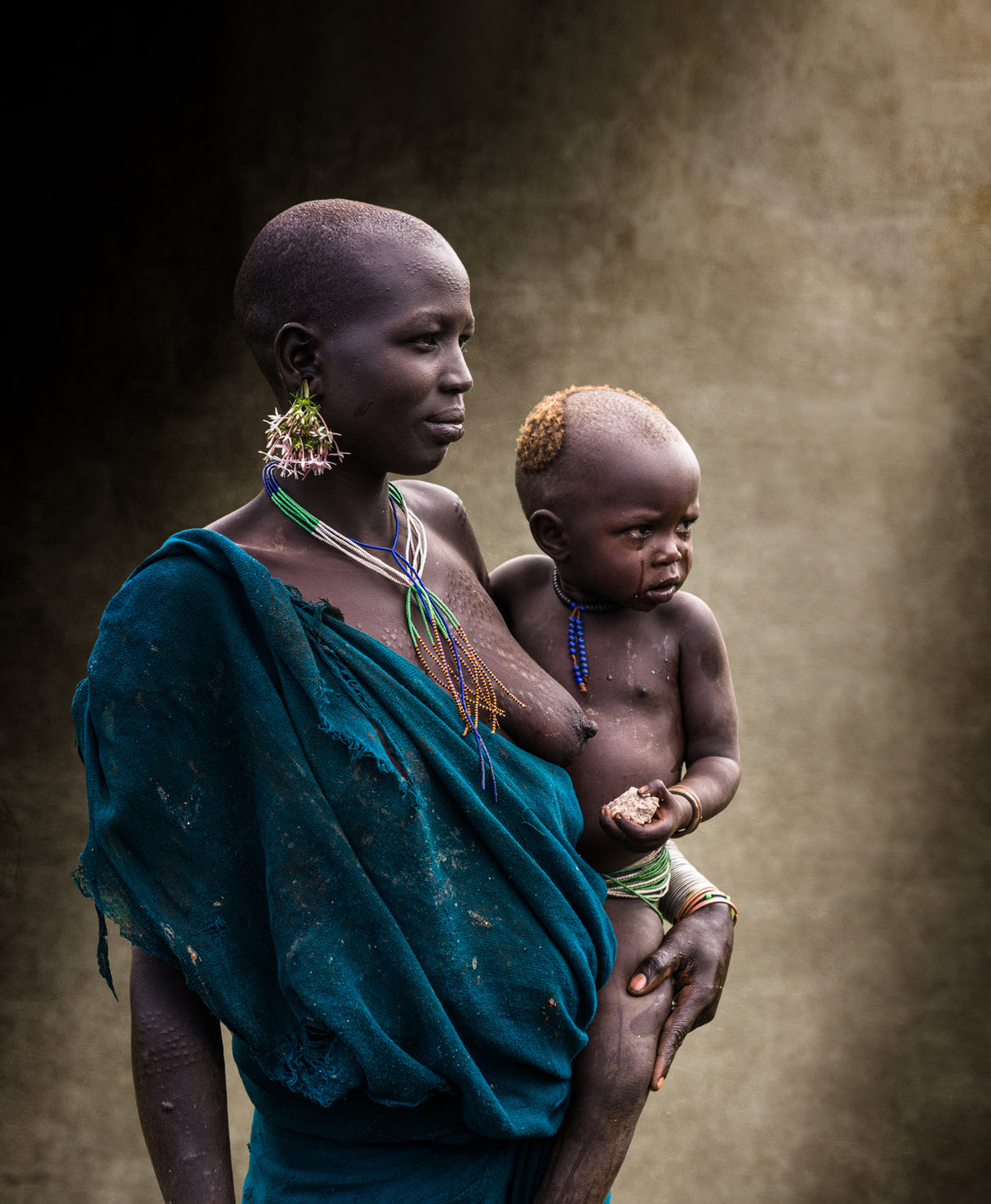 Surma tribe mother with baby Poster och Canvastavla