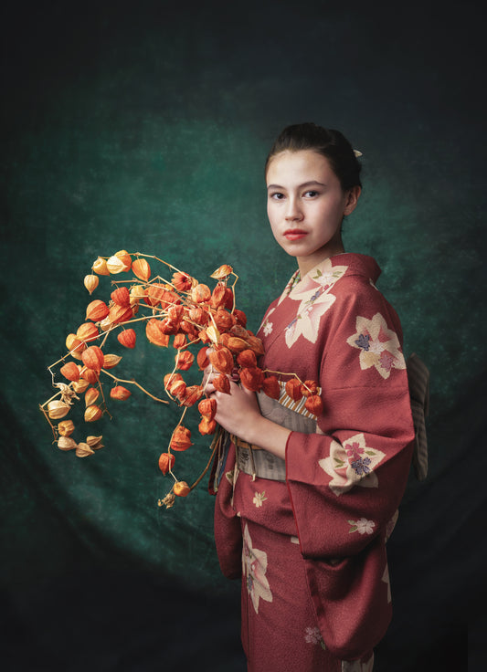 Girl In Kimono Poster och Canvastavla