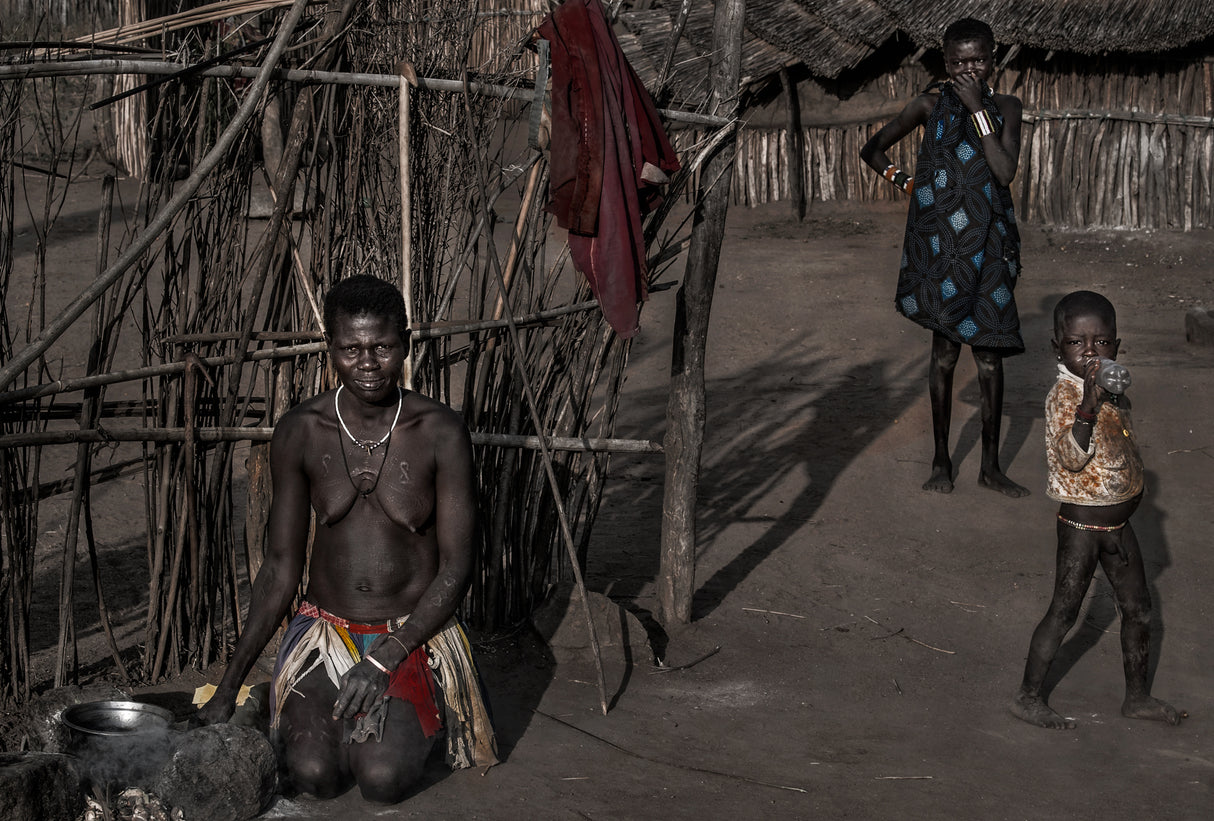 Life in a Laarim village-South Sudan Poster och Canvastavla