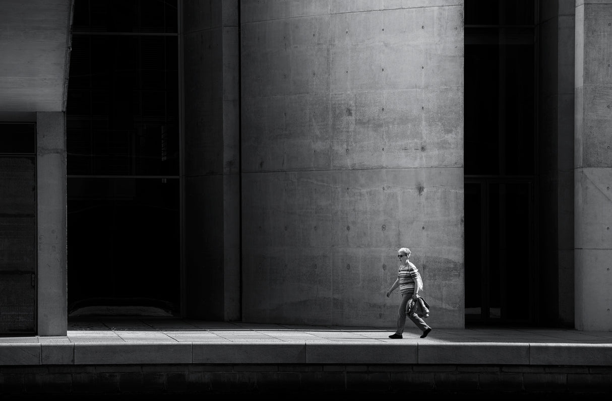 Concrete walk Poster och Canvastavla