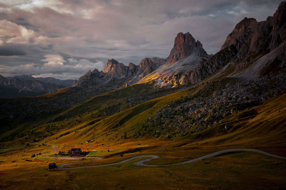 Last rays of sunshine at the Giau pass Poster och Canvastavla