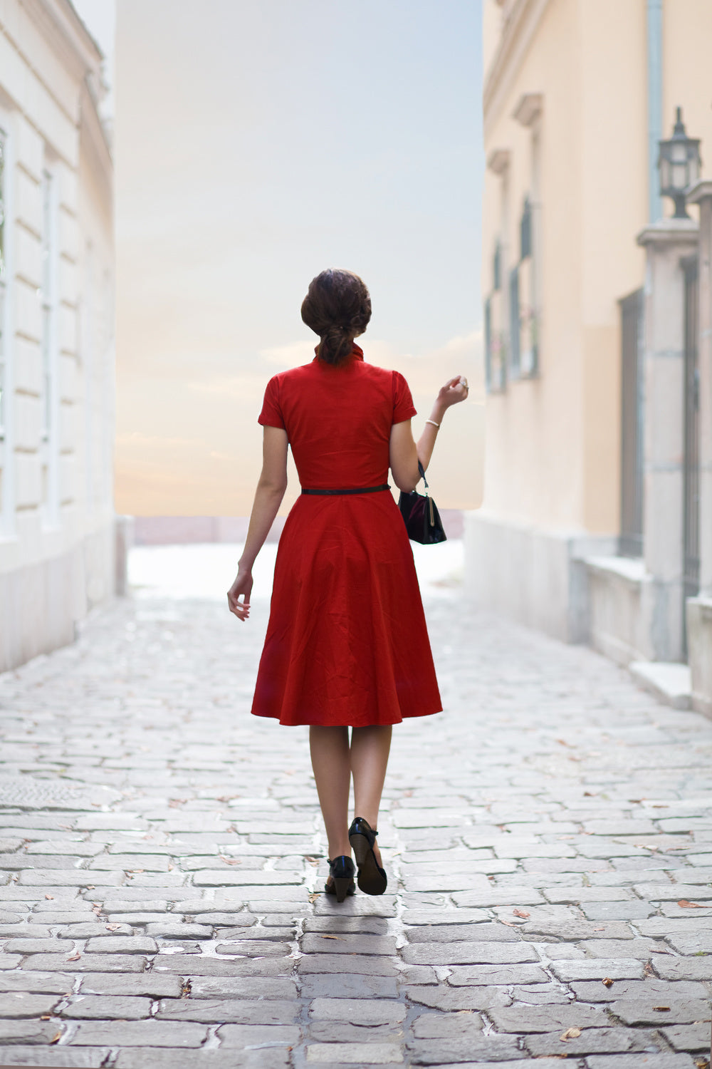 Woman in Red Poster och Canvastavla