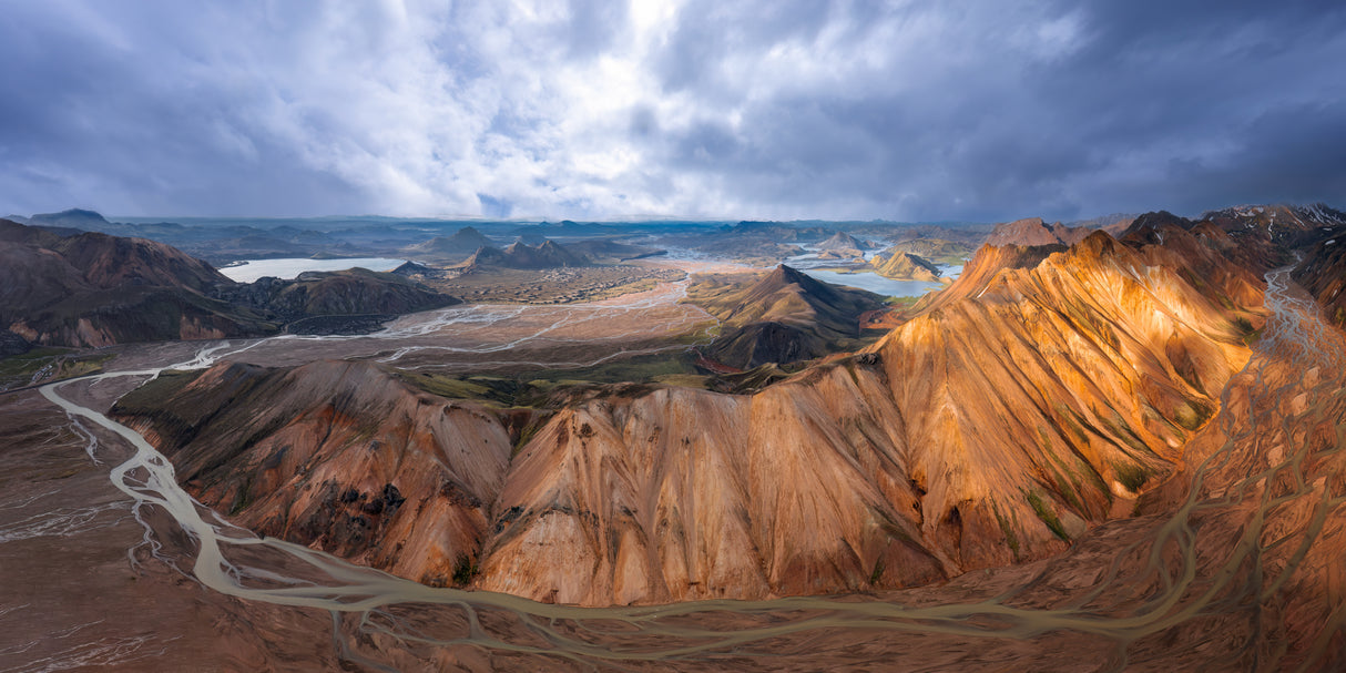 Rivers Carving Through Landmannalaugar Poster och Canvastavla