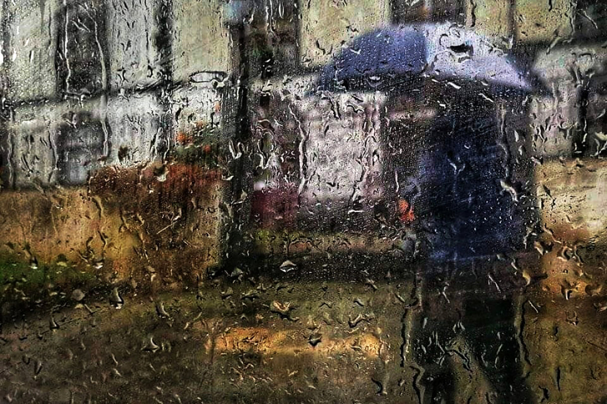 Blue umbrella Poster och Canvastavla