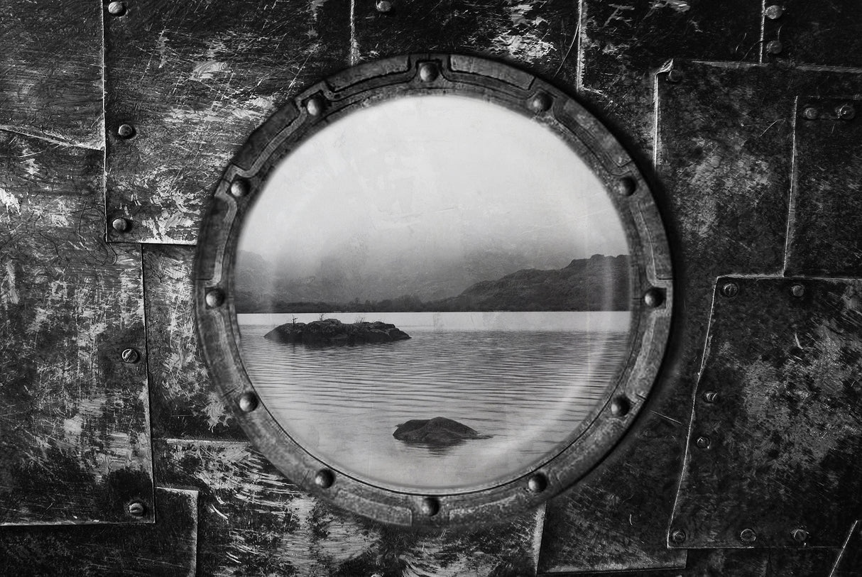 The old porthole Poster och Canvastavla