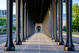 Bir Hakeim bridge perspective Paris Poster och Canvastavla