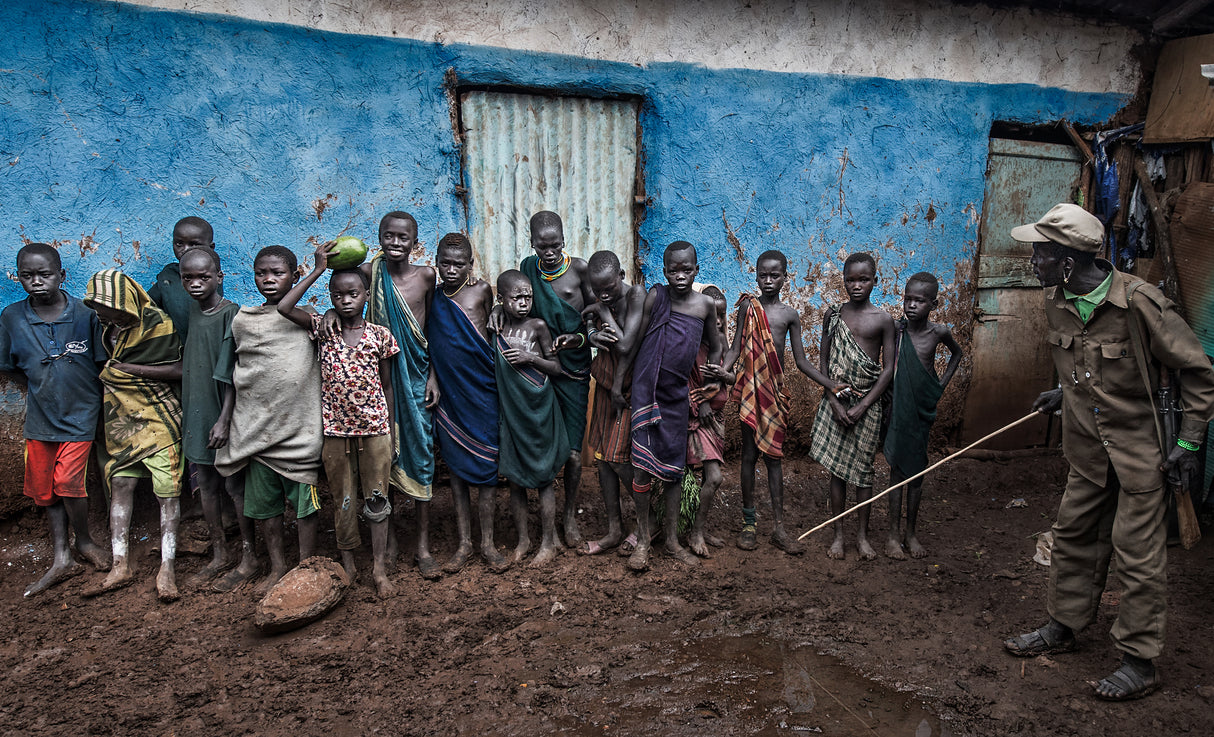Putting them in line - Ethiopia Poster och Canvastavla