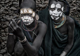 Two surmi girl painting in the bank of a river - Ethiopia Poster och Canvastavla