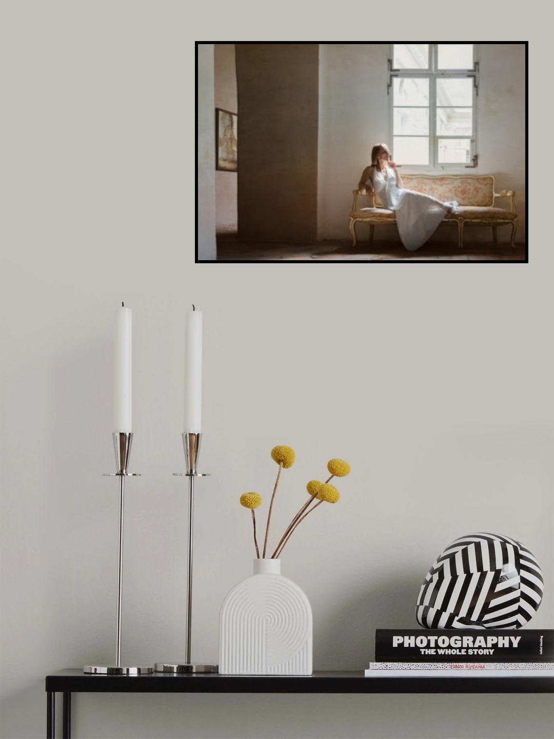 das Mädchen am Fenster Poster och Canvastavla