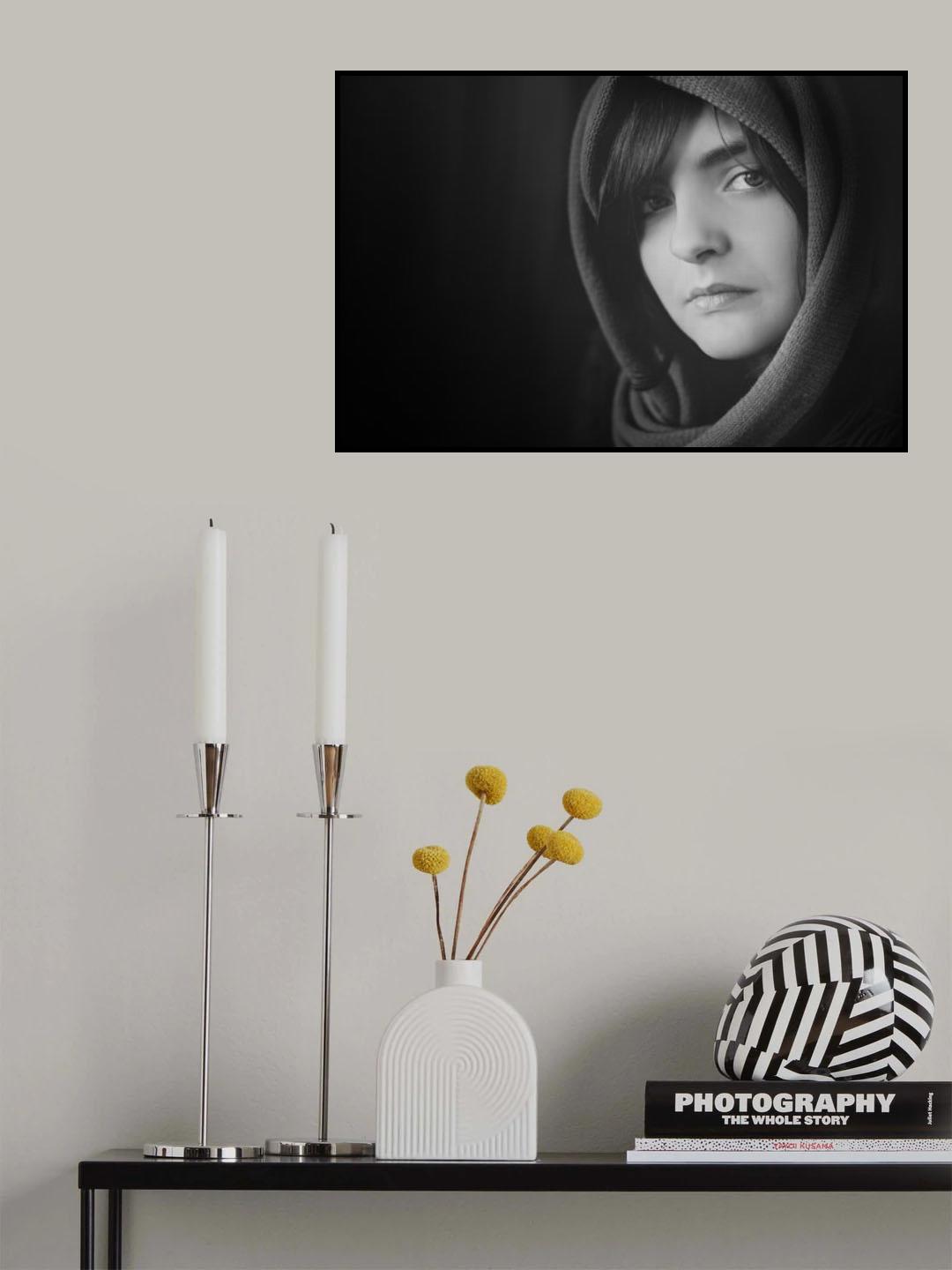 Quiet Glance Poster och Canvastavla
