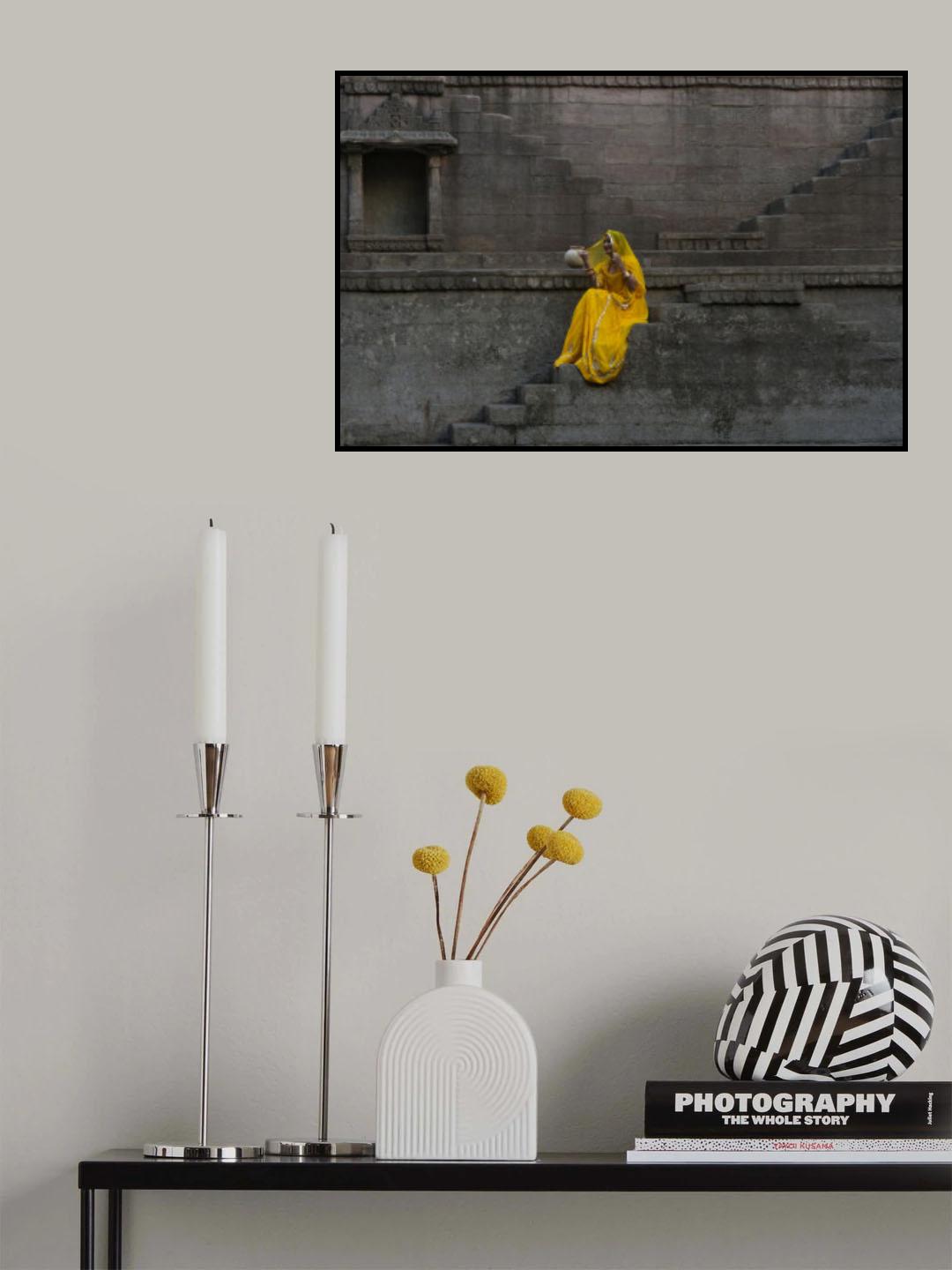 Lady in Stepwell Poster och Canvastavla