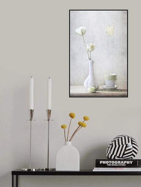 Soft White Petals Poster och Canvastavla