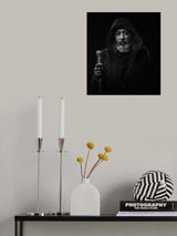 A MYSTERIOUS OLD MAN Poster och Canvastavla