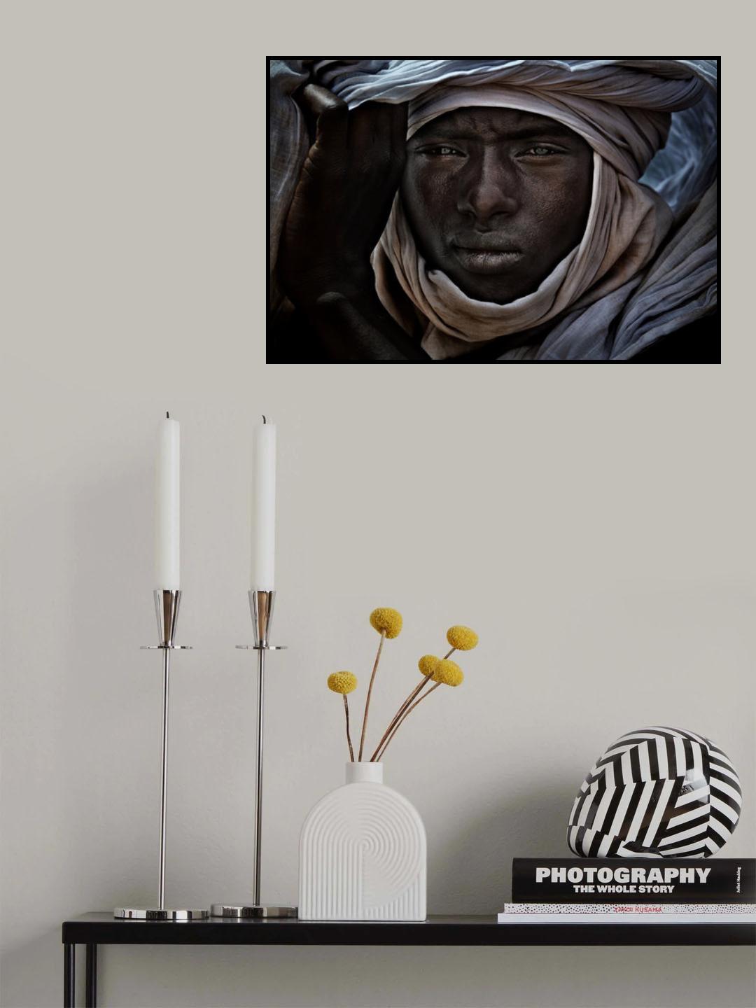 Peul man watching the gerewol festival - Niger Poster och Canvastavla