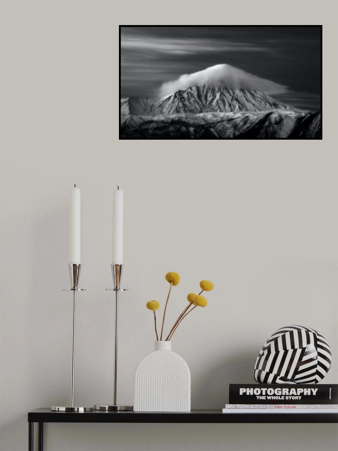 Dreamy Light On Mount Damavand Poster och Canvastavla