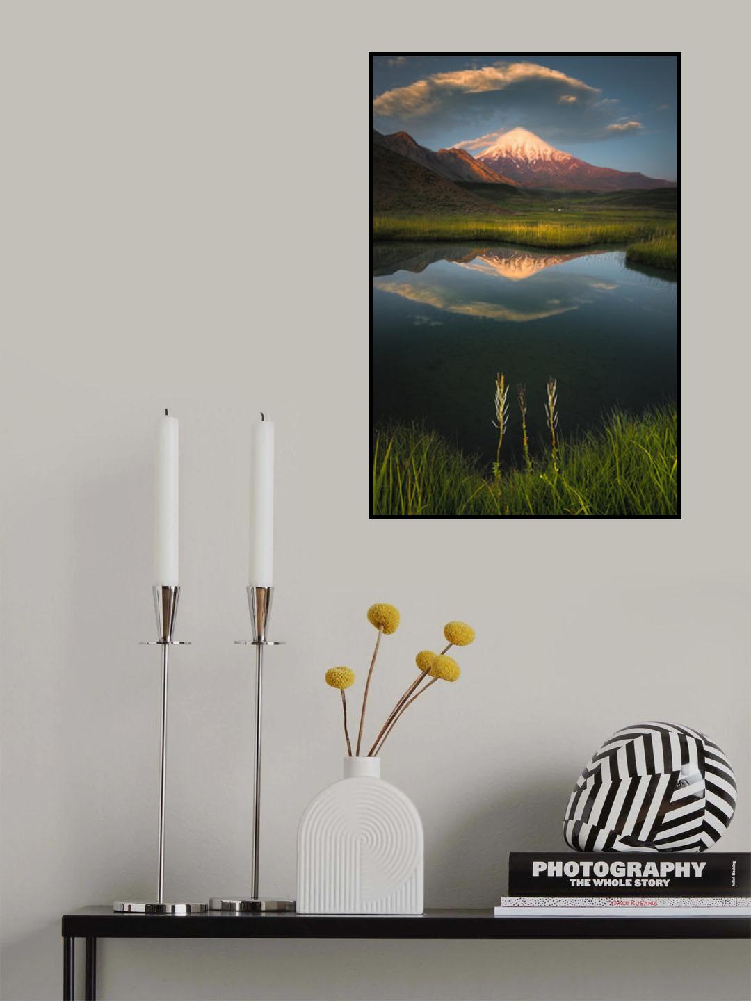 God's Hand on Mount Damavand Poster och Canvastavla