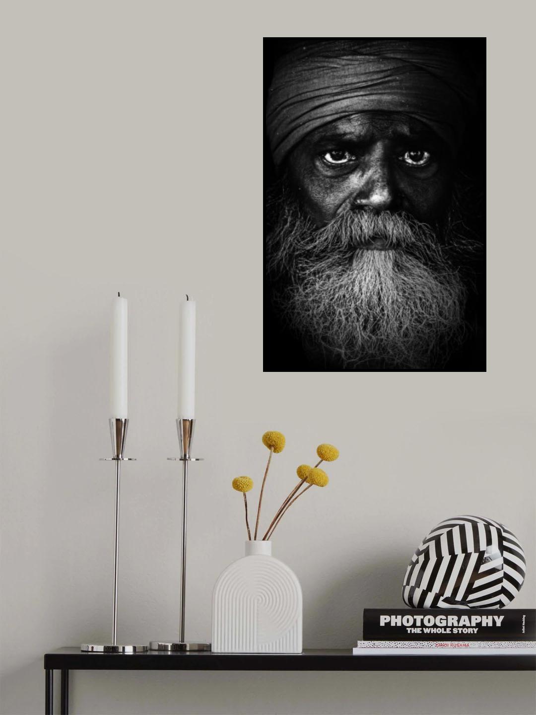SADHU IN A TRANSIT CAMP Poster och Canvastavla