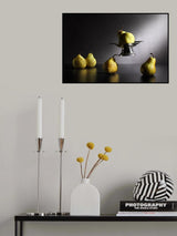 The power of a pear or Pearcules Poster och Canvastavla