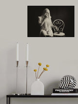 Alice and Apple Poster och Canvastavla
